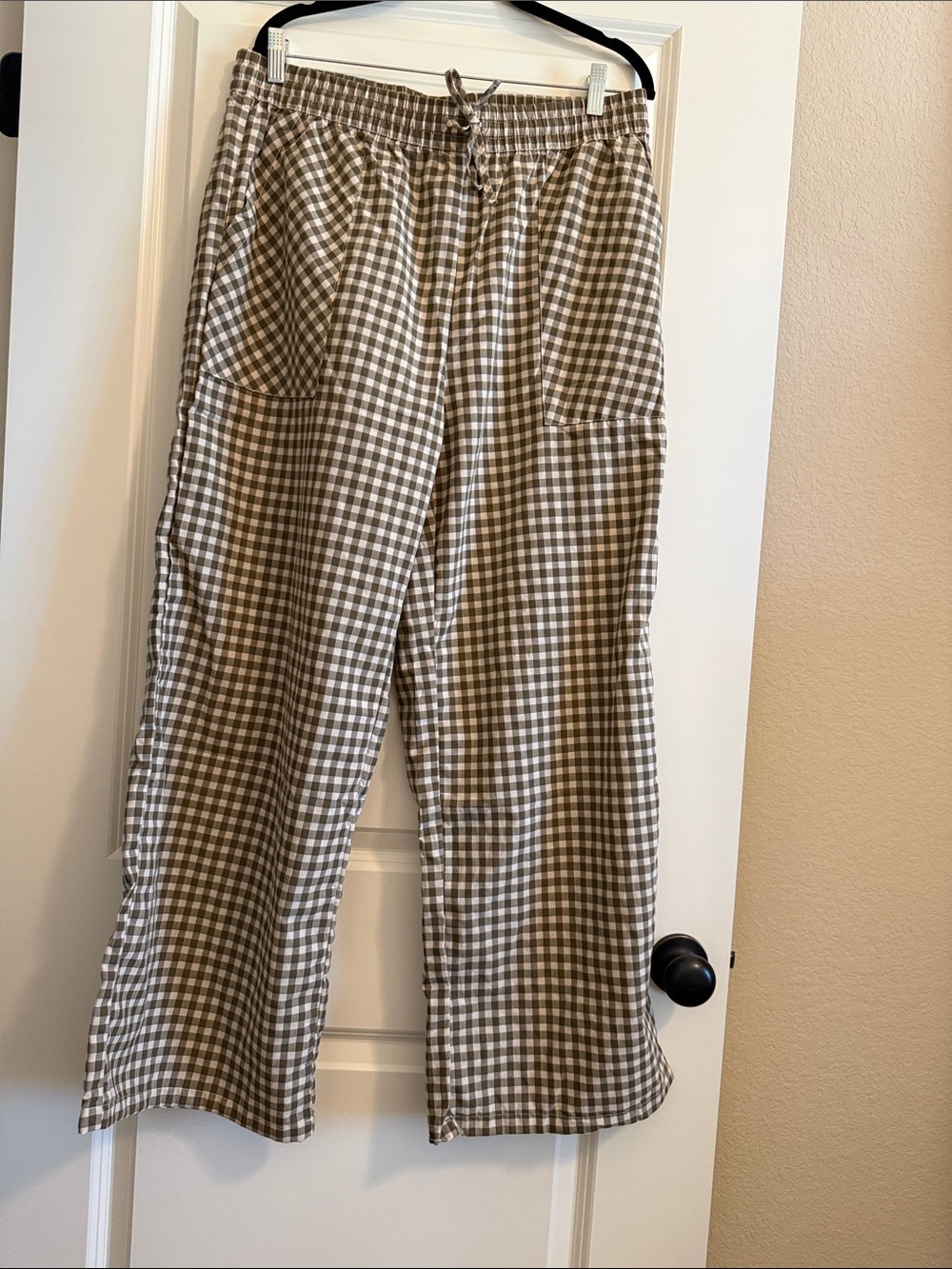 The Back Forty Wide Leg Gingham Pull-On Pants in Olive
